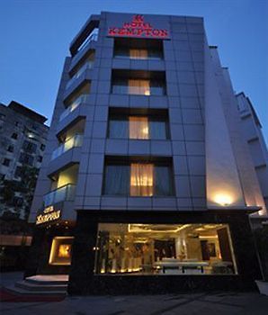 Kempton Hotel Calcutá Exterior foto
